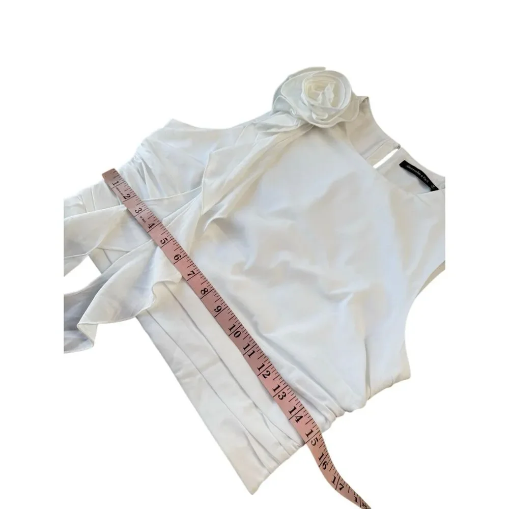 Abercrombie & Fitch White Rosette Ruffle Top Size M - Picture 8 of 9